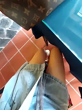 meomeocute online show from October 23, 2025, 5:18 am