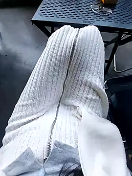 meomeocute online show from November 30, 2025, 3:21 am