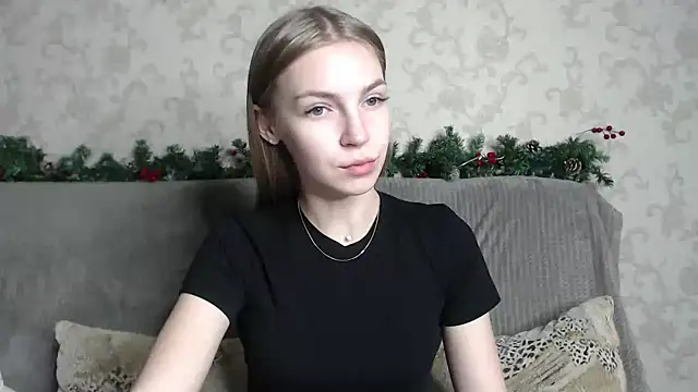 HitGyrl online show from February 19, 2026, 1:12 am