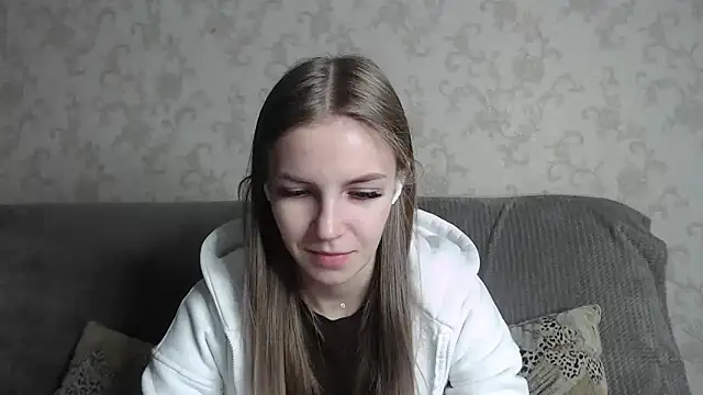 HitGyrl online show from March 4, 2026, 1:11 am