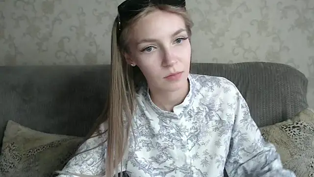 Snapshot of HitGyrl chatting on June 3, 2026, 2:33 pm HitGyrl online show from June 3, 2026, 2:33 pm