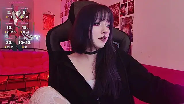 Snapshot of LiliLuna chatting on December 16, 2025, 1:05 pm LiliLuna online show from December 16, 2025, 1:05 pm