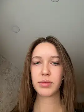 ElliRose online show from November 28, 2025, 7:33 am