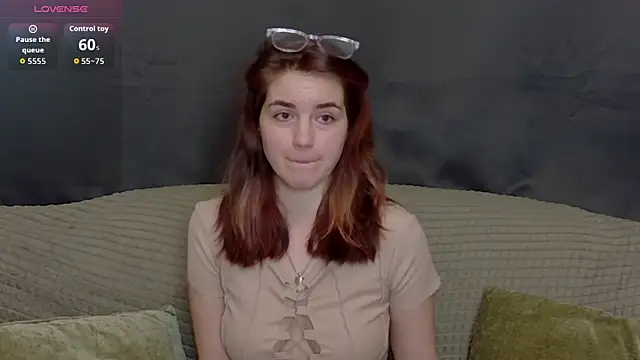 ElzaBlis online show from November 7, 2025, 3:12 pm