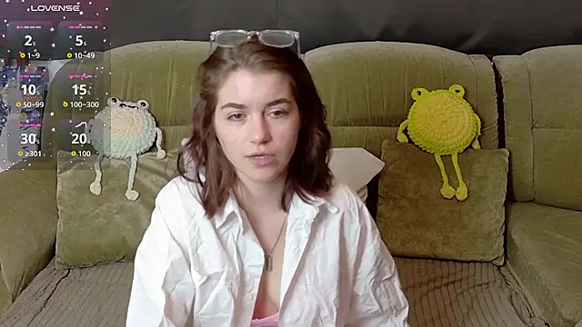 ElzaBlis online show from April 8, 2026, 1:00 pm