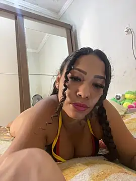 jhennyfer online show from November 20, 2025, 5:07 am