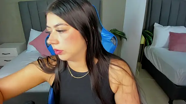 Snapshot of anagil_ chatting on May 25, 2026, 3:29 pm anagil online show from May 25, 2026, 3:29 pm