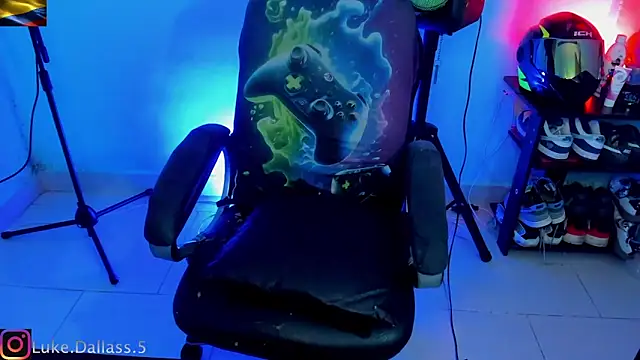 zeus 7777 online show from February 4, 2026, 11:42 pm