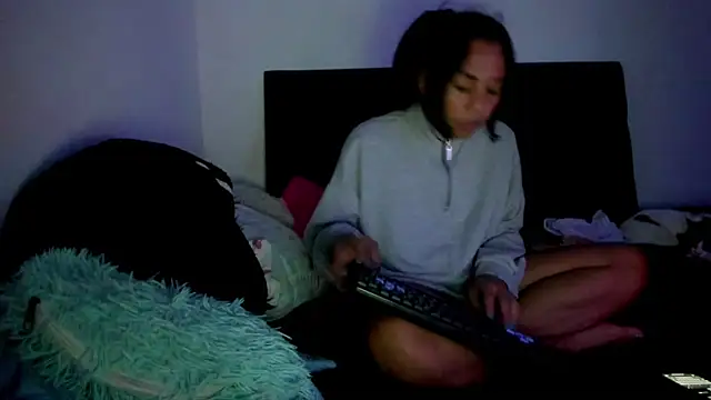 Snapshot of Adrianna_Arias chatting on November 19, 2025, 5:29 am Adrianna Arias online show from November 19, 2025, 5:29 am