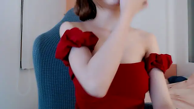 Cam-Ly online show from April 12, 2026, 5:29 pm