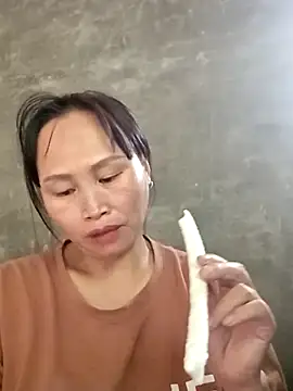 maple694 online show from October 12, 2025, 4:44 am