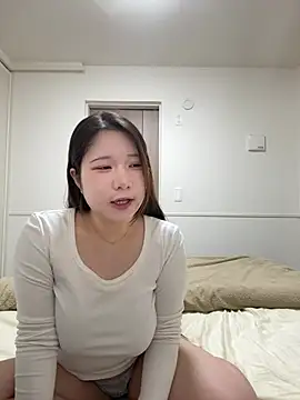 Snapshot of _YUNOo0_ chatting on May 13, 2026, 12:35 pm YUNOo0 online show from May 13, 2026, 12:35 pm