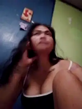 Snapshot of missluvv chatting on April 4, 2026, 12:13 pm missluvv online show from April 4, 2026, 12:13 pm