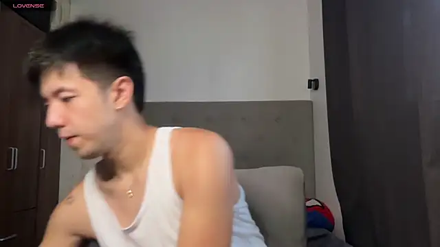 Addictiveboi online show from June 9, 2026, 4:13 am