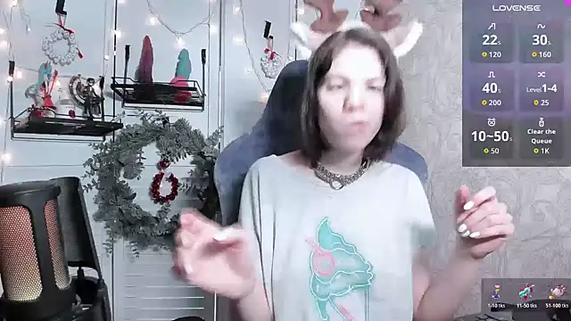 Snapshot of aestheticbeing chatting on December 20, 2025, 7:37 am aestheticbeing online show from December 20, 2025, 7:37 am