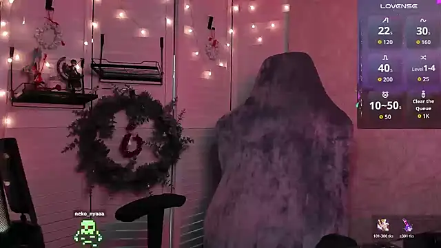 Snapshot of aestheticbeing chatting on December 21, 2025, 12:34 pm aestheticbeing online show from December 21, 2025, 12:34 pm