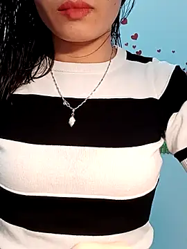 Snapshot of Hinna_x chatting on May 6, 2026, 12:21 pm Hinna x online show from May 6, 2026, 12:21 pm