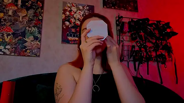 Snapshot of the_high_priestess chatting on May 1, 2026, 4:50 am the high priestess online show from May 1, 2026, 4:50 am