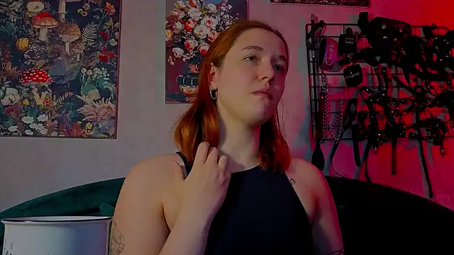 Snapshot of the_high_priestess chatting on May 6, 2026, 5:03 am the high priestess online show from May 6, 2026, 5:03 am