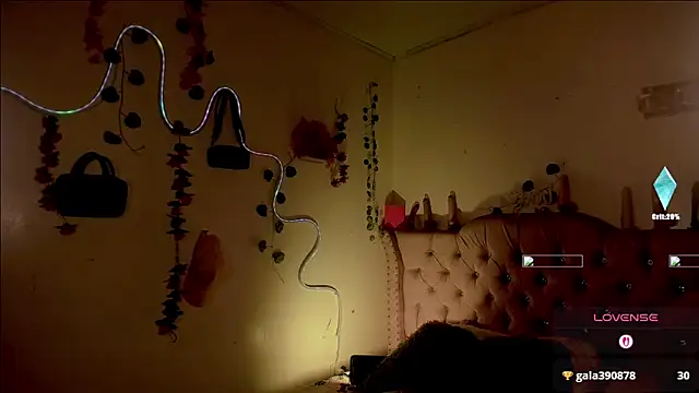Snapshot of Cata_MW chatting on April 22, 2026, 7:04 pm Cata MW online show from April 22, 2026, 7:04 pm
