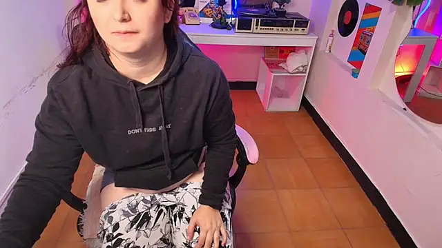 Anaa Rose online show from April 12, 2026, 11:26 am