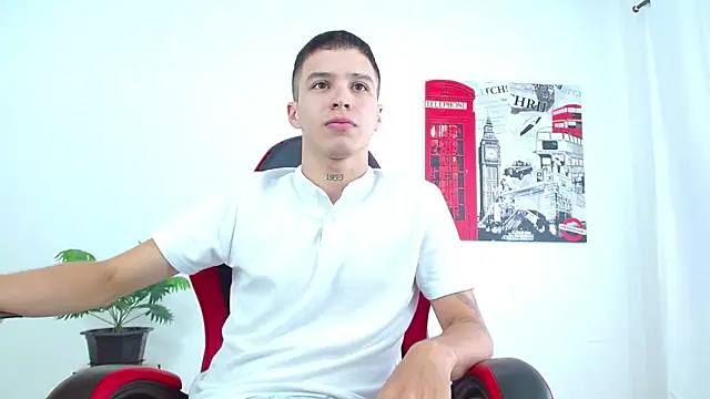 Cumandres18 online show from October 16, 2025, 2:07 pm