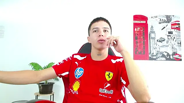 Cumandres18 online show from November 8, 2025, 2:06 pm