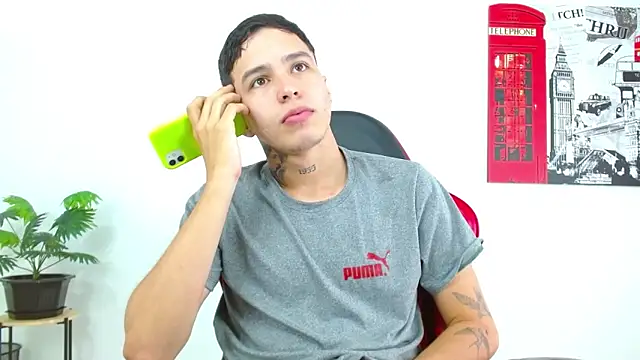 Cumandres18 online show from February 20, 2026, 2:50 pm