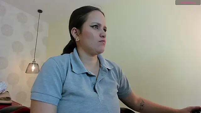 Snapshot of GIANAMILLER6 chatting on September 9, 2025, 12:15 pm GIANAMILLER6 online show from September 9, 2025, 12:15 pm