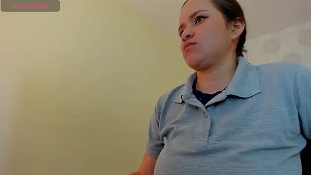 Snapshot of GIANAMILLER6 chatting on October 20, 2025, 12:16 pm GIANAMILLER6 online show from October 20, 2025, 12:16 pm