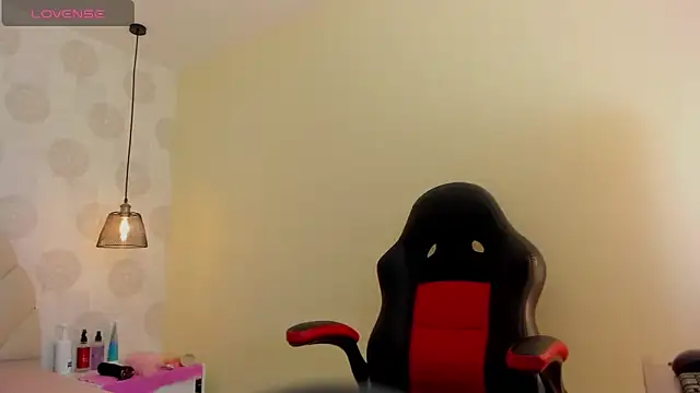 Snapshot of GIANAMILLER6 chatting on November 16, 2025, 12:11 pm GIANAMILLER6 online show from November 16, 2025, 12:11 pm