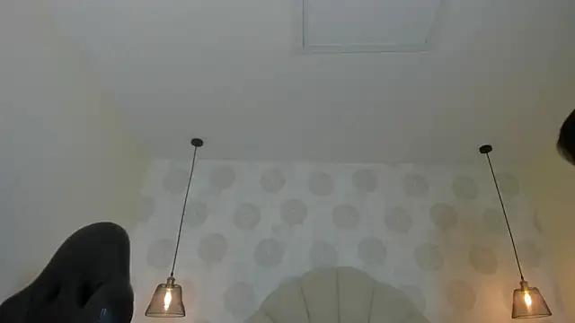 Snapshot of GIANAMILLER6 chatting on December 1, 2025, 12:21 pm GIANAMILLER6 online show from December 1, 2025, 12:21 pm