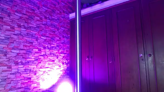 catalina santana20 online show from September 20, 2025, 8:43 pm