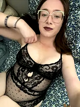 Snapshot of NaughtyNerdyWifey chatting on November 12, 2025, 5:19 am NaughtyNerdyWifey online show from November 12, 2025, 5:19 am