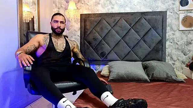 Snapshot of Apolo_rousse1 chatting on September 19, 2025, 10:43 pm Apolo rousse1 online show from September 19, 2025, 10:43 pm
