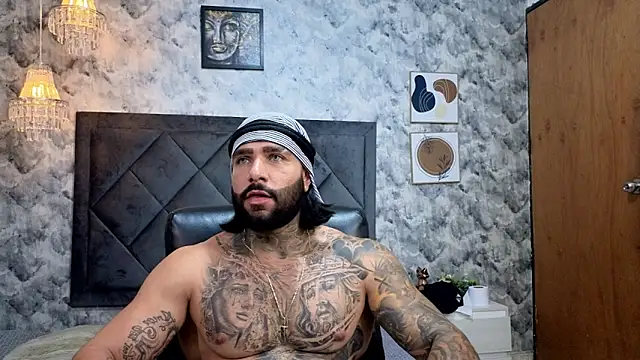 Snapshot of Apolo_rousse1 chatting on October 4, 2025, 11:03 pm Apolo rousse1 online show from October 4, 2025, 11:03 pm