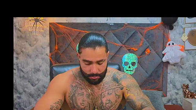 Snapshot of Apolo_rousse1 chatting on October 27, 2025, 10:14 pm Apolo rousse1 online show from October 27, 2025, 10:14 pm