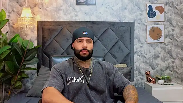 Snapshot of Apolo_rousse1 chatting on November 5, 2025, 9:48 pm Apolo rousse1 online show from November 5, 2025, 9:48 pm