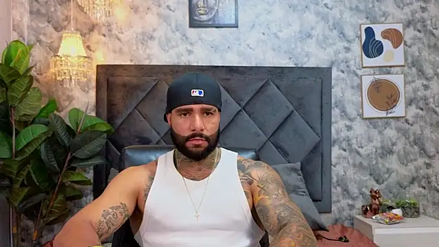 Snapshot of Apolo_rousse1 chatting on November 11, 2025, 9:15 pm Apolo rousse1 online show from November 11, 2025, 9:15 pm