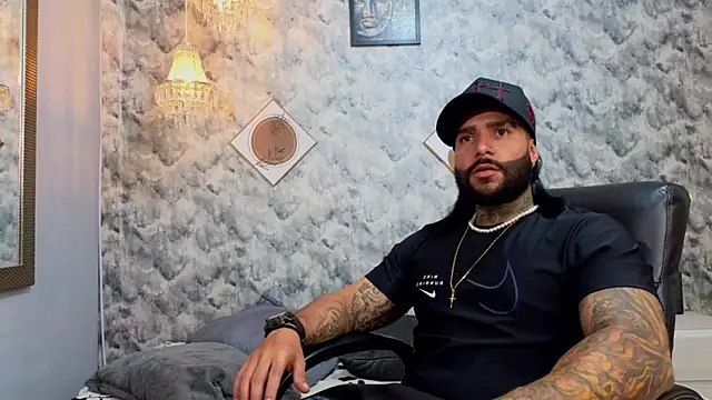 Snapshot of Apolo_rousse1 chatting on January 7, 2026, 10:01 pm Apolo rousse1 online show from January 7, 2026, 10:01 pm