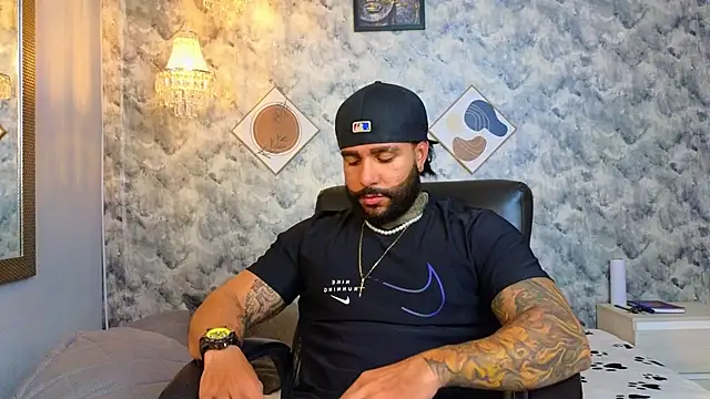 Snapshot of Apolo_rousse1 chatting on January 15, 2026, 10:46 pm Apolo rousse1 online show from January 15, 2026, 10:46 pm