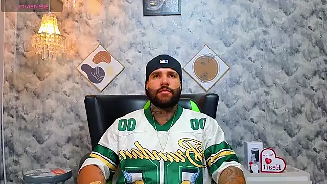 Snapshot of Apolo_rousse1 chatting on February 25, 2026, 10:19 pm Apolo rousse1 online show from February 25, 2026, 10:19 pm