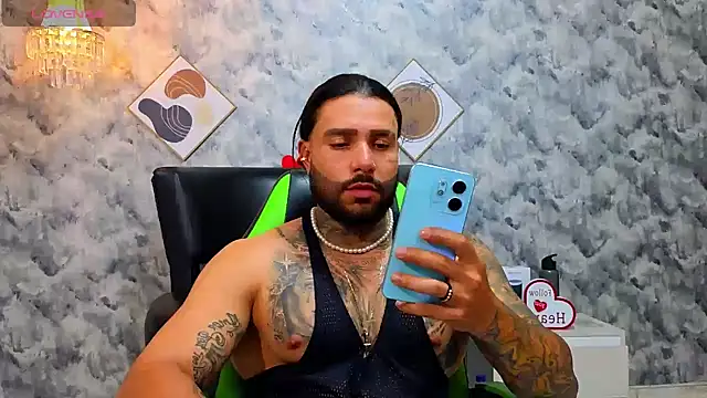 Snapshot of Apolo_rousse1 chatting on February 27, 2026, 10:10 pm Apolo rousse1 online show from February 27, 2026, 10:10 pm