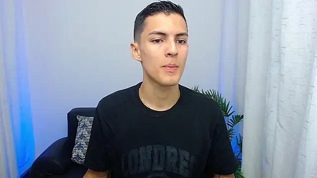 Matiius18 online show from October 24, 2025, 1:51 pm