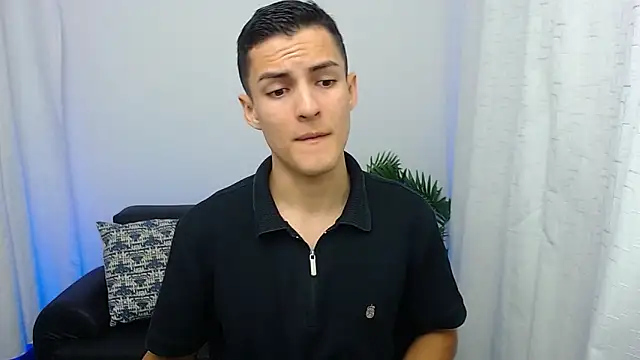 Matiius18 online show from November 12, 2025, 1:33 pm