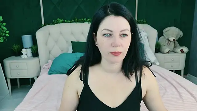 Nina Stane online show from September 23, 2025, 5:21 am