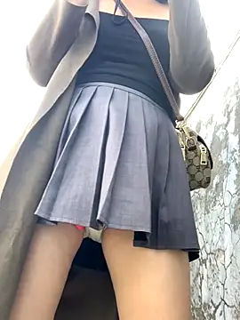 zhizhinaigai online show from November 14, 2025, 5:50 am