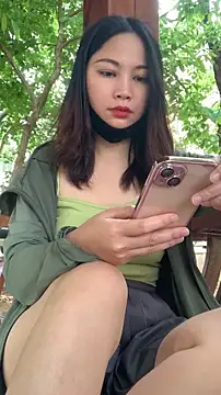 zhizhinaigai online show from April 18, 2026, 4:27 am