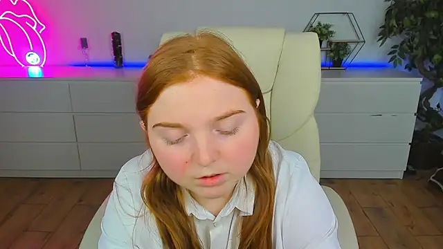 KattyRose8 online show from September 14, 2025, 6:40 pm