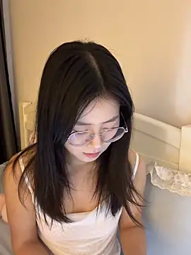 Ella-A9 online show from September 28, 2025, 2:55 pm